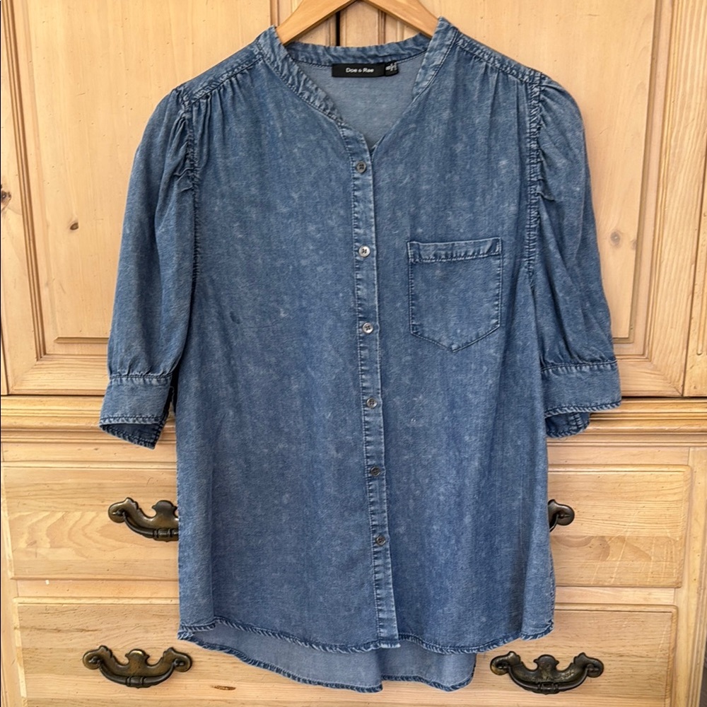 Doe & Rae Blue Denim Button-Up Puff Sleeve Blouse